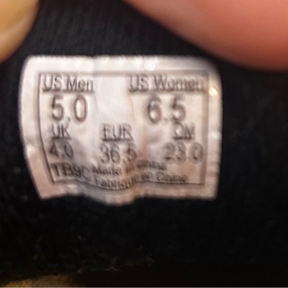 Vans - Picture 4 of 6